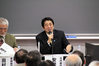 http://past-news.takushoku-u.ac.jp/news/111112autumn_symposium02.jpg