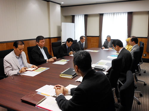 http://past-news.takushoku-u.ac.jp/news/120531fos_liaison-office02.jpg