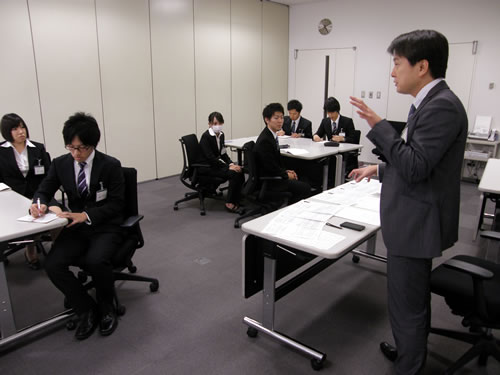 http://past-news.takushoku-u.ac.jp/news/121118career_seminar03.jpg