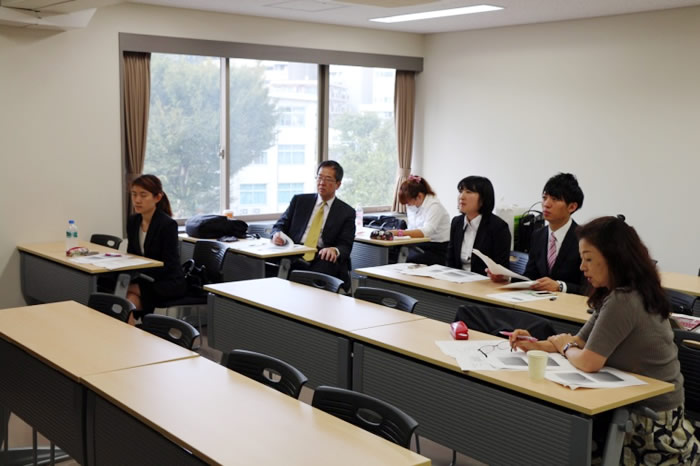 http://past-news.takushoku-u.ac.jp/news/130923grad_yoshino-sendo-seminar02.jpg