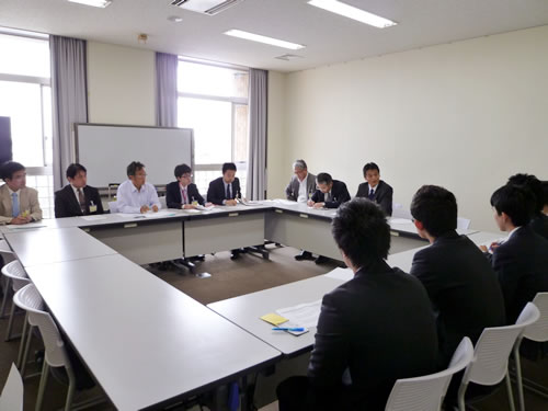 http://past-news.takushoku-u.ac.jp/news/130928ob-kyoinkai-meeting02.jpg