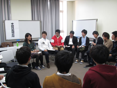 http://past-news.takushoku-u.ac.jp/news/131122career_alumni-meeting02.jpg