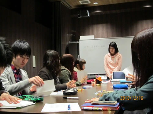 http://past-news.takushoku-u.ac.jp/news/131216ch-fuso_korean-lecture01.jpg