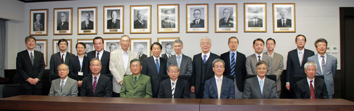 http://past-news.takushoku-u.ac.jp/news/140526professor_emeritus02.JPG