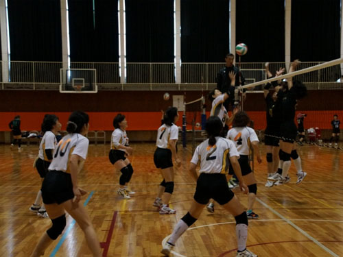http://past-news.takushoku-u.ac.jp/news/140611soccer-volleyball_10.jpg
