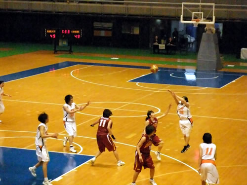 http://past-news.takushoku-u.ac.jp/sports/120109basketball-women03.jpg
