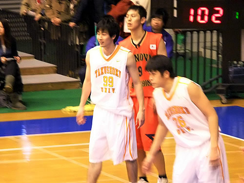 http://past-news.takushoku-u.ac.jp/sports/120109basketball02.jpg