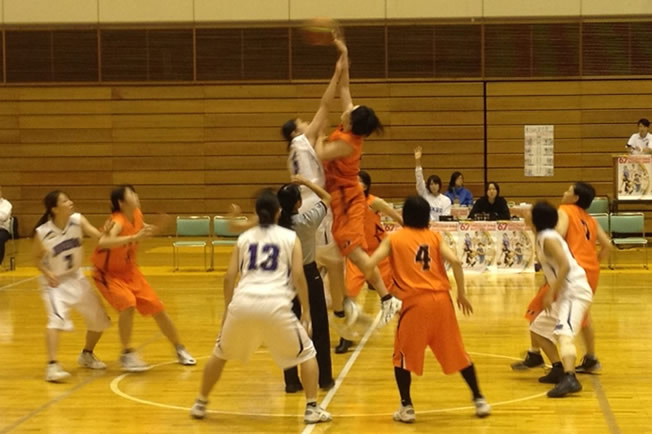 http://past-news.takushoku-u.ac.jp/sports/120902basketball-women.jpg