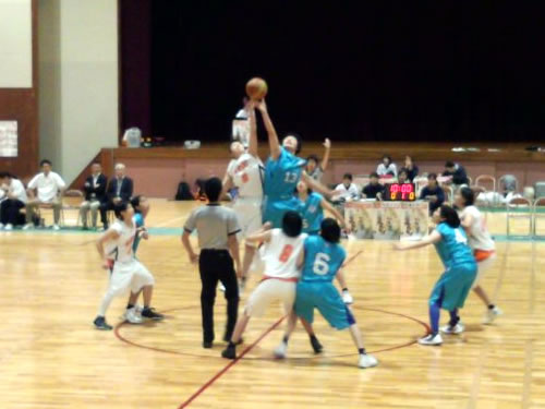 http://past-news.takushoku-u.ac.jp/sports/121021basketball-women02.jpg