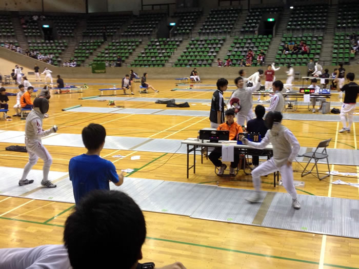 http://past-news.takushoku-u.ac.jp/sports/131115fencing.jpg