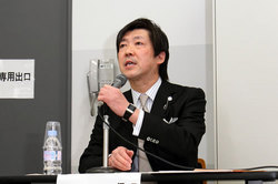 モデレーター遠藤浩一日本文化研究所所長