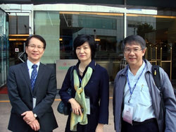会議に参加した台湾（中央）とタイの代表者（左端が山田副学長） 